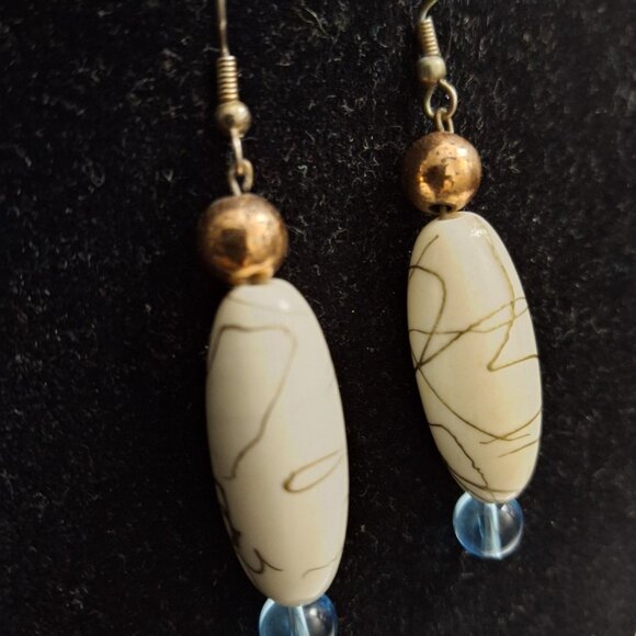 EARRINGS - Picture 1 of 2